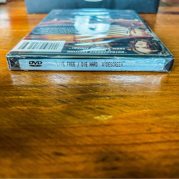 Live Free or Die Hard (DVD, 2007, Widescreen Edition) Unrated Version - Picture 4 of 4
